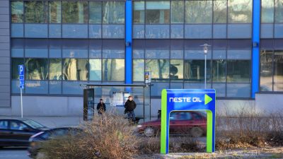 Neste Oils vägskylt.