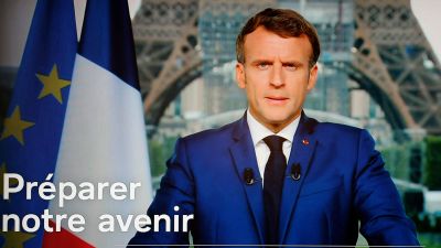 President Macron talar till nationen den 12 juli 2021.