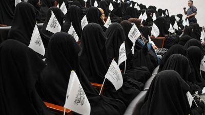 Kvinnor under en protalibansk tillställning vid universitetet Shaheed Rabbani i Kabul 11.9.2021