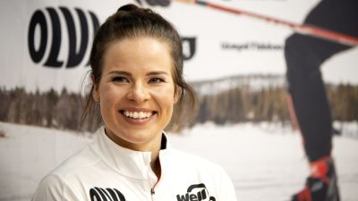 Krista Pärmäkoski på en pressträff.