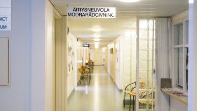 Skylt på mödrarådgivningen
