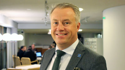 porträtt på marcus rantala (sfp) i helsingfors stadsfullmäktige