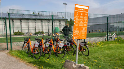 Orange cyklar.