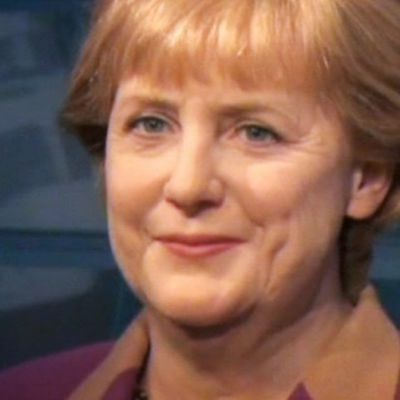 Vahanukke Angela Merkelistä lähikuvassa.