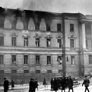 Helsingfors universitet bombas under fortsättningskriget, SA-bild 1944