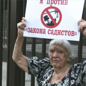 Venäläinen ihmisoikeusaktivisti Ljudmila Aleksejeva