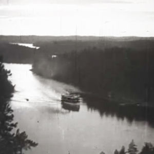 ångbåt i en sjö