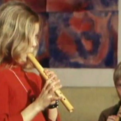 Steinerelever spelar flöjt, Yle 1983