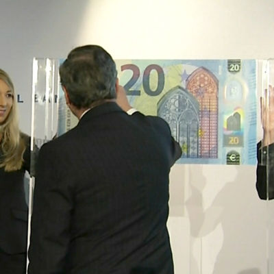 ECB offentliggjorde den nya 20-eurossedeln den 24 februari 2015.