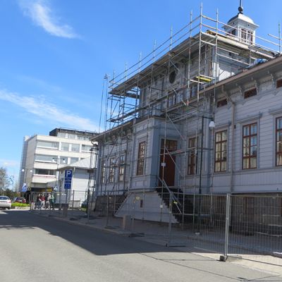 Tornion Raatihuone remontissa.