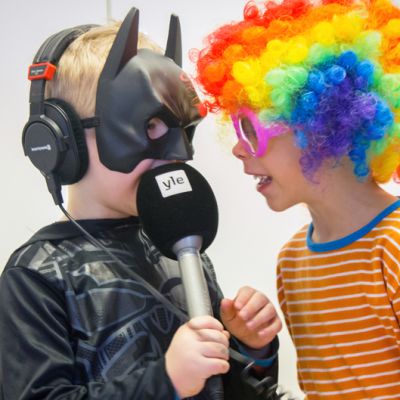 Batman haastattelee pelleä
