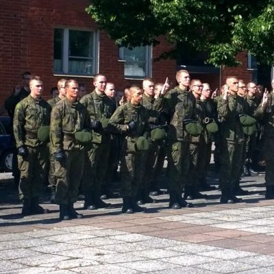 Sotilasvalaa vannotaan Riihimäen torilla