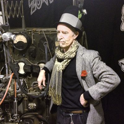 Sarjakuvataiteilija, pilapiirtäjä ja animaattori Heikki Paakkanen.