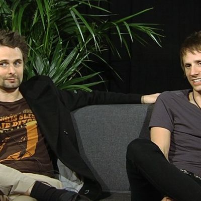 Muse-yhtyeen Matthew Bellamy ja Dominic Howard haastattelussa.
