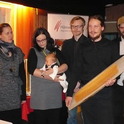 Taidelasiosuuskunta Lasismin nuoret osaajat saivat Hämeen liiton kulttuuritunnustuspalkinnon 2011
