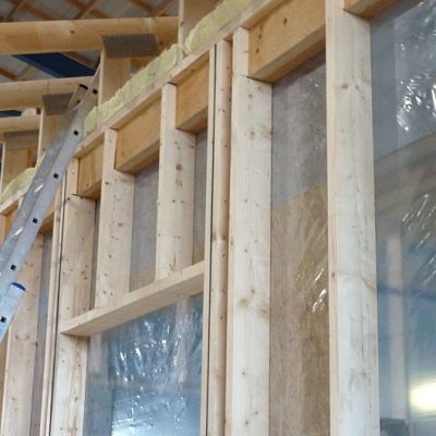 Päiväkotimoduuli rakentuu hallitiloissa
