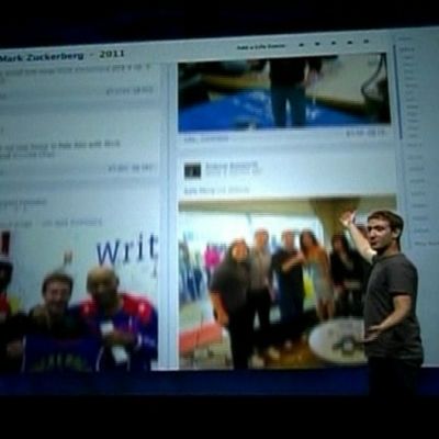 Facebookin perustaja Mark Zuckerberg esittelee sivuston uudistuksia.