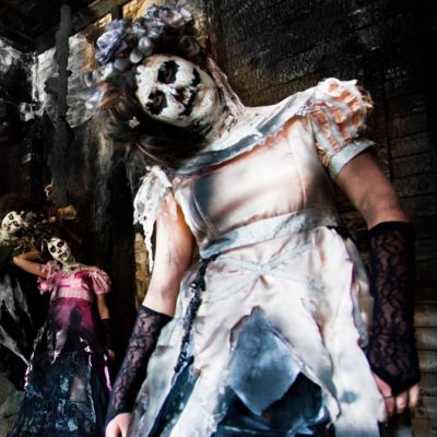 Turun Nuori Teatteri esittää 1827 Infernal Musical -hevimusikaalia.