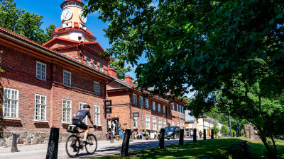 Fiskarsin Kellotorni Fiskarsintiellä.