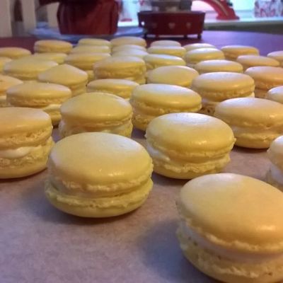 Macaron-pikkuleivoksia.