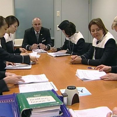 Flygbolaget Finnair och kabinpersonalen förhandlade måndagen den 6 oktober 2014 om sparavtalet.