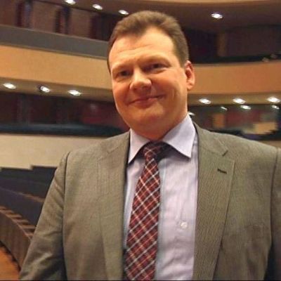 Lahden Sibeliustalo Oy:n uutena toimitusjohtajana aloitti 1.5.2011 oikeustieteen maisteri Taneli Tuomaala.