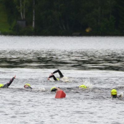 Jokiuimareita Kajaanissa