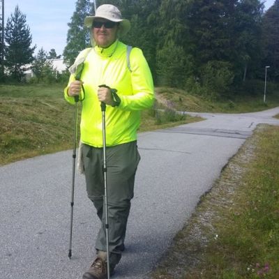 Pekka Tetri kerää rahaa Syöpäsäätiölle kävelemällä Turusta Ouluun.