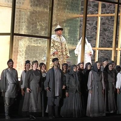 Boris Godunov on päässyt tsaariksi, roolissa Matti Salminen