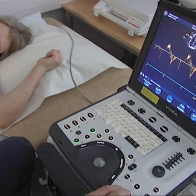 Naisen sydämen toimintaa tutkitaan tietokoneen avulla