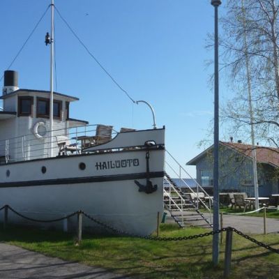 Laivakahvila Hailuoto Lumijoen Varjakassa satamassa.