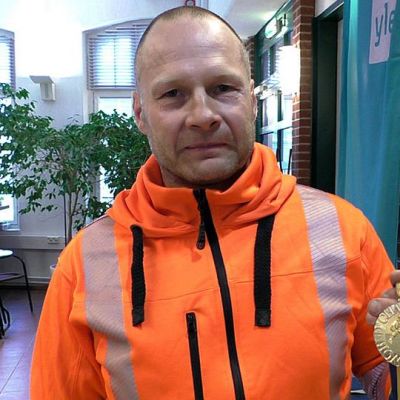 Marko Palo ja jääkiekon maailmanmestaruusmitali vuodelta 1995
