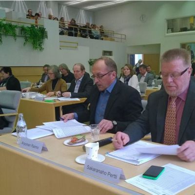 Keminmaan kunnanvaltuuston kokous huhtikuussa 2015.