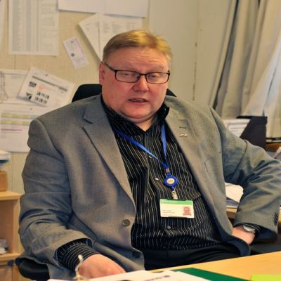 Pekka Latvala työnsä äärellä