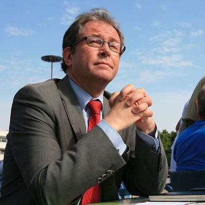 Kansanedustaja Pentti Tiusanen Kotkan torilla
