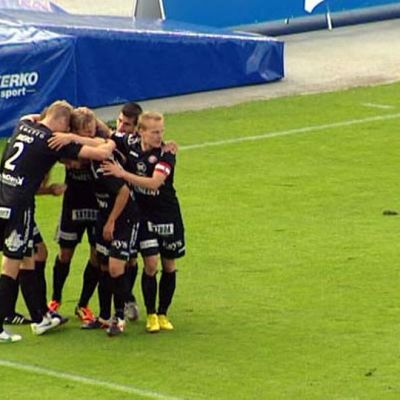 FC Lahti juhlii.