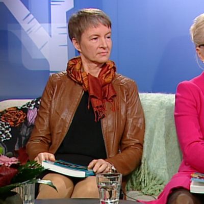 Tuovi Hakulinen-Viitanen ja erikoistutkija Reija Klemetti.