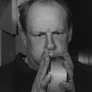 Martti Aukusti Pulkkinen savotan terveystarkastuksessa vuonna 1964.