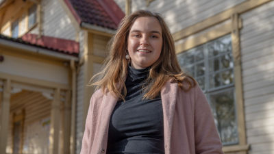 RKP:n nuori kuntavaalien ehdokas Kaisa Dahlqvist Karjaan nuorisotalossa.