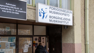 Huvudingången till Borgånejdens musikinstitut.