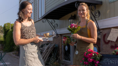 Frida och Hanna Lönnroos