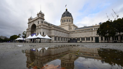Vaccinerings popup utanför Kungliga utställningsbyggnaden i Melbourne.