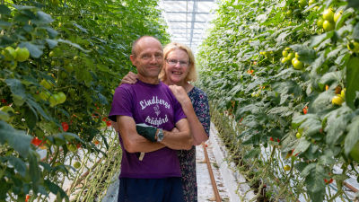 Susan Granström-Lindberg och Christer Lindberg ler mot kameran