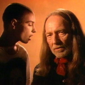 Sinead O'Connor ja Willie Nelson parilauloivat Don't Give Up -kappaleen