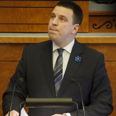 Jüri Ratas puhujapöntössä.