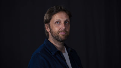 Sebastian Bergholm, musikredaktör på Svenska Yle