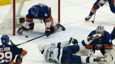 Ryan Pulock agerar målvakt i slutsekunderna och räddar sitt Islanders från en förlängning.