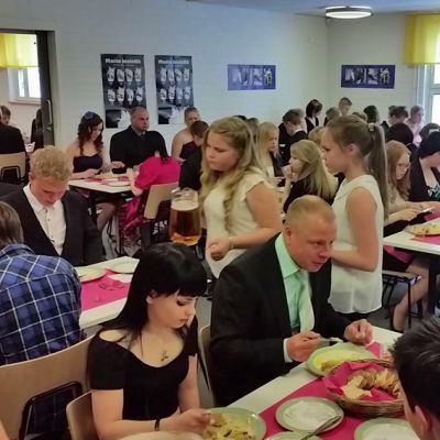 Tyrnävän Kuulammen koulun juhla-ateria 28.5.2015, kun koulu sai kouluruokadiplomin.