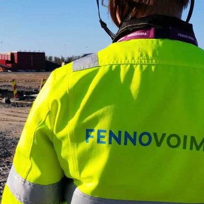 Fennovoiman Hanhikiven ydinvoimalatyömaa 14.9.2016. Taustalla betoniasema.