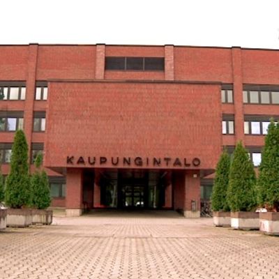Forssan kaupungintalon julkisivu.